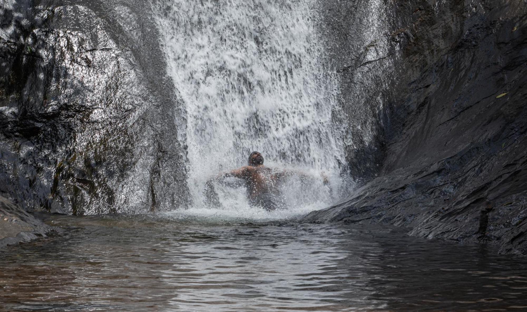 Aruvikuzhy Waterfalls Villa Kozhancheri Buitenkant foto