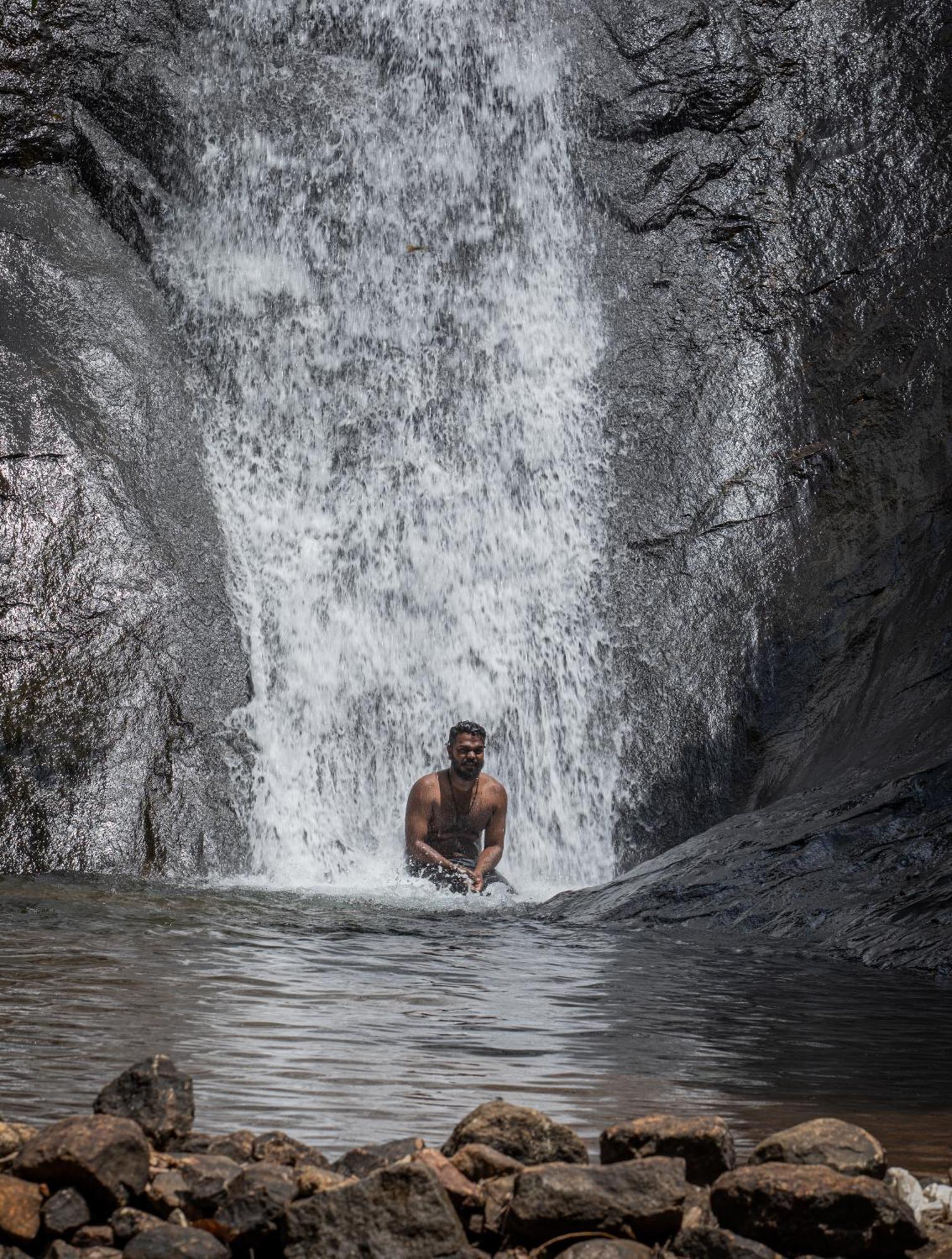 Aruvikuzhy Waterfalls Villa Kozhancheri Buitenkant foto